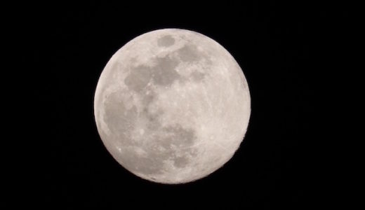 【カメラ初心者】一眼レフカメラで月をきれいに撮影するには？（ISO感度別比較）